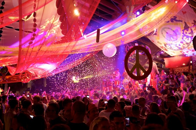 Flower-Power-at-Pacha-Destino-with-essentialIbiza-photograph-by-Nic-Click-Ibiza-2014-image01